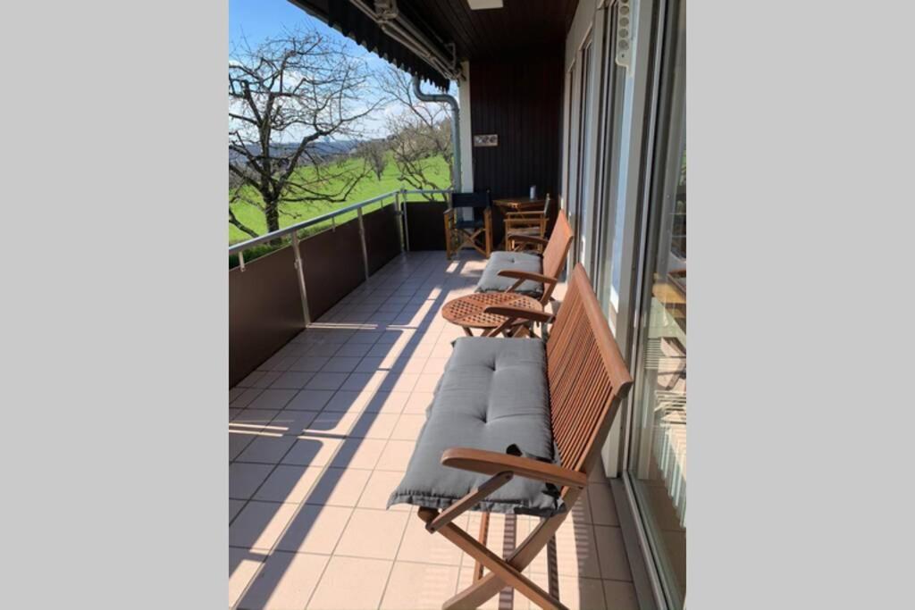 Appartement Region Esslingen - Nähe Messe - Flughafen - Stuttgart - Wohnen und Arbeiten auf Zeit in 120m2 Wohlfühlatmosphäre - ab 3 Übernachtungen - geeignet für 4 Personen - Beistellbett möglich - Kinder und Tiere willkommen - Garage für e-bikes Altbach Exterior foto