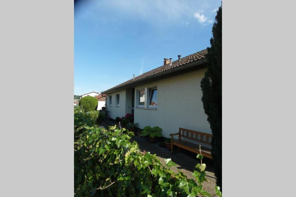 Appartement Region Esslingen - Nähe Messe - Flughafen - Stuttgart - Wohnen und Arbeiten auf Zeit in 120m2 Wohlfühlatmosphäre - ab 3 Übernachtungen - geeignet für 4 Personen - Beistellbett möglich - Kinder und Tiere willkommen - Garage für e-bikes Altbach Exterior foto